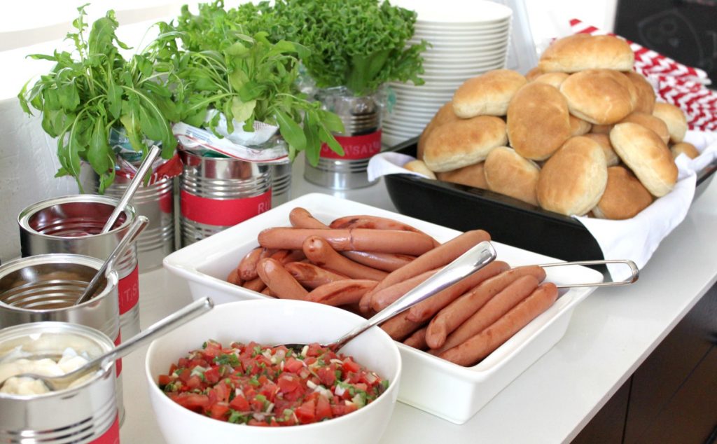 Hot dog -buffet / kesäjuhlat